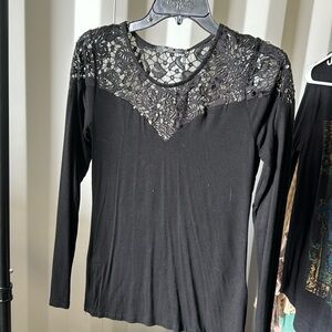 Buckle boutique Laci yak top